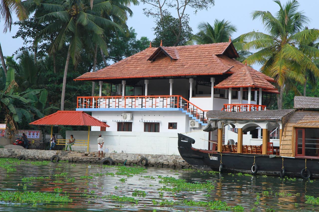 מלון Alappuzha Chaandhni Lake View מראה חיצוני תמונה